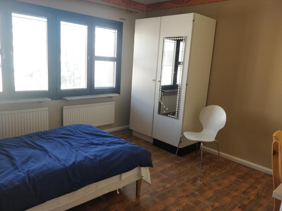 Large Room, Near Kista Galleria, Stockholm Exterior photo